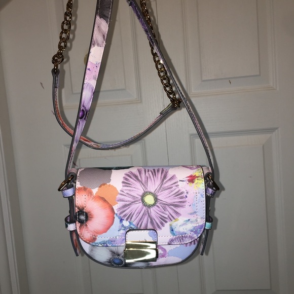 FLOWER CROSSBODY PURSE - Picture 2 of 8